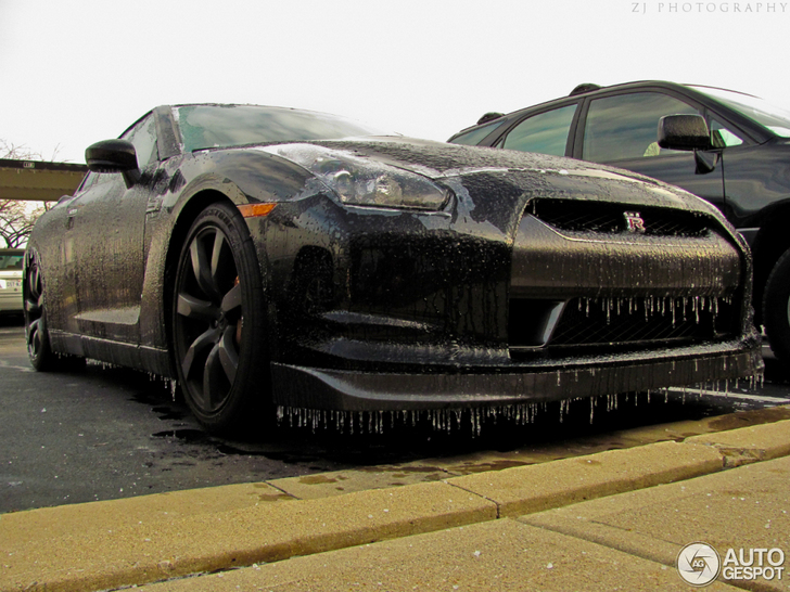 Spotted: Nissan GT-R "Deep Frozen Edition"