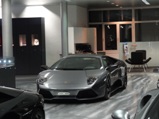 Nachtelijk bezoek aan Lamborghini dealer in St. Galien