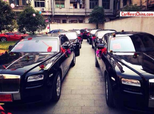 Chinese wedding is a traffic jam full of exotic cars!