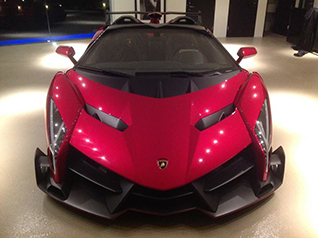 First Lamborghini Veneno Roadster can be found in Beverly Hills
